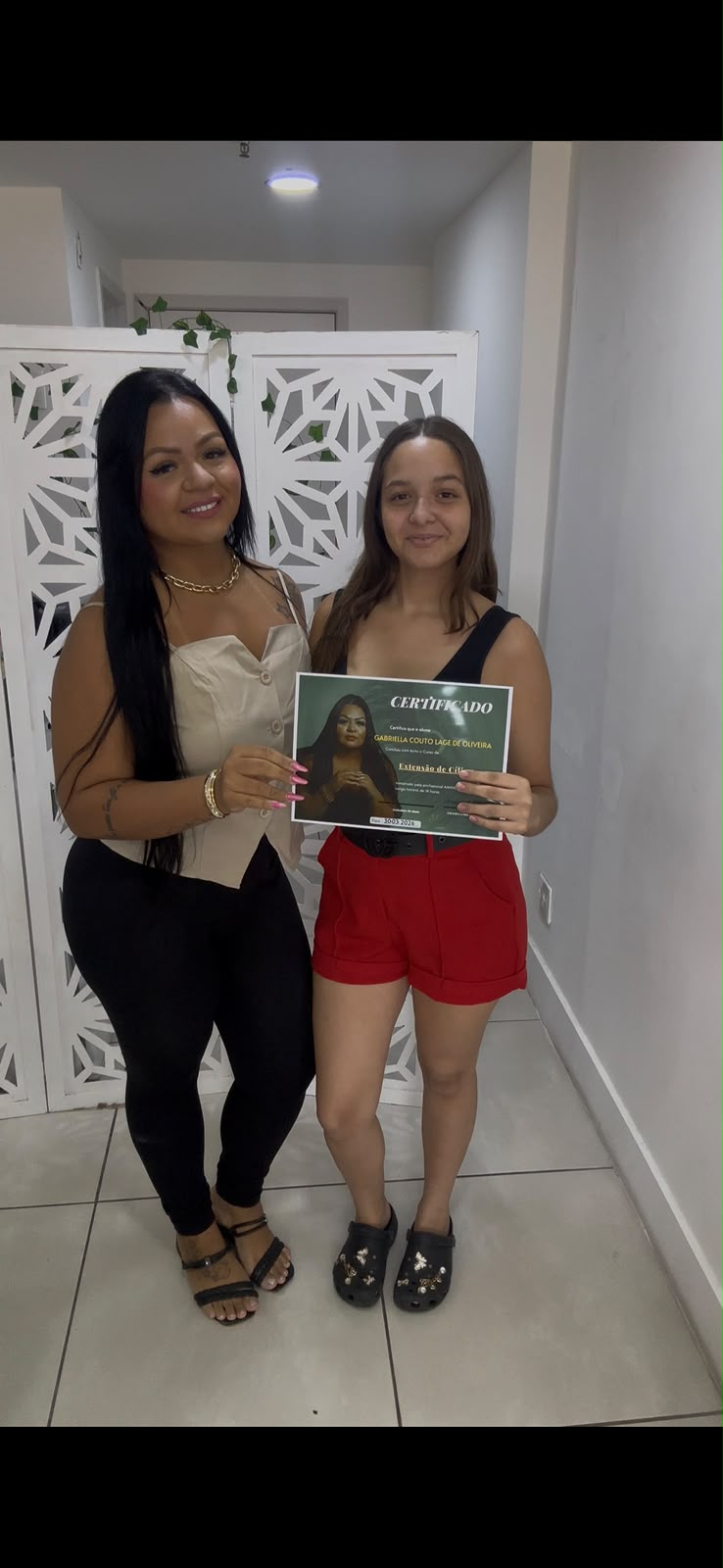 Gabriella Couto Lage de Oliveira · formada no curso de extensão de cílios da Amanda